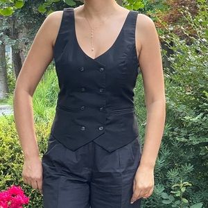 Beautiful vest-black-size 8
